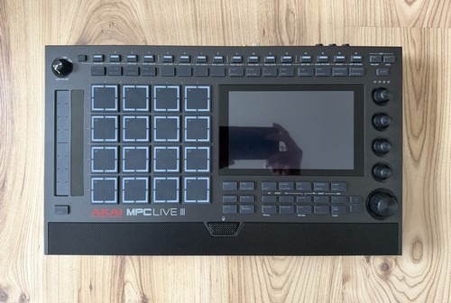 Akai mpc live - live, 3