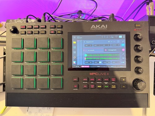 Akai mpc live - akai, +